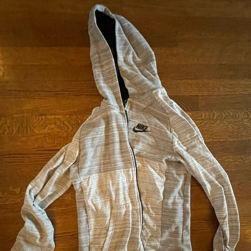 Nike sweatshirt size medium